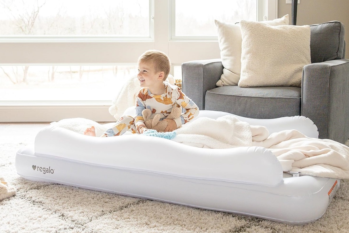 Regalo Inflatable Toddler Travel Bed